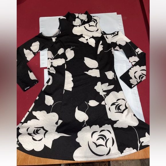 Aryeh Black Flowers DRESS Cold Shoulder A Line Stretchy Knit Mock Neck Flared L - Picture 6 of 11